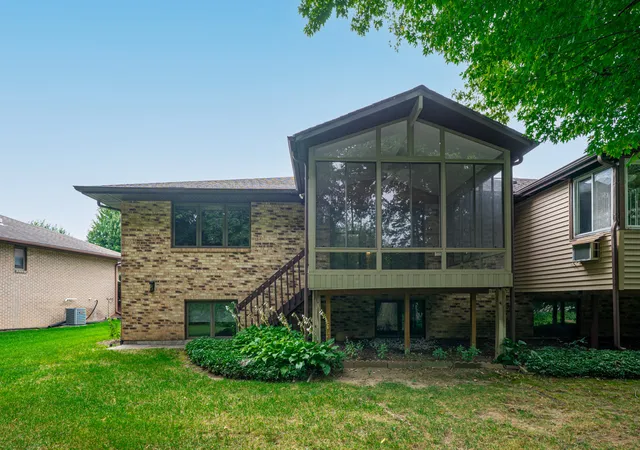 Listing Photo 5 - Condo for sale in building located at 6944 Redansa, Rockford, IL 61108 - Unit #0