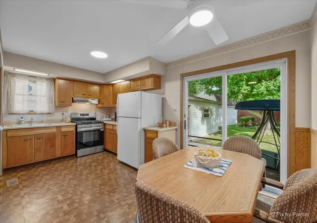 Photo 3 of Single family home for sale at 1617 Charles Dr, Glendale Heights, IL 60139 | MLS# 12759436 | Listing updated on 2026-09-21