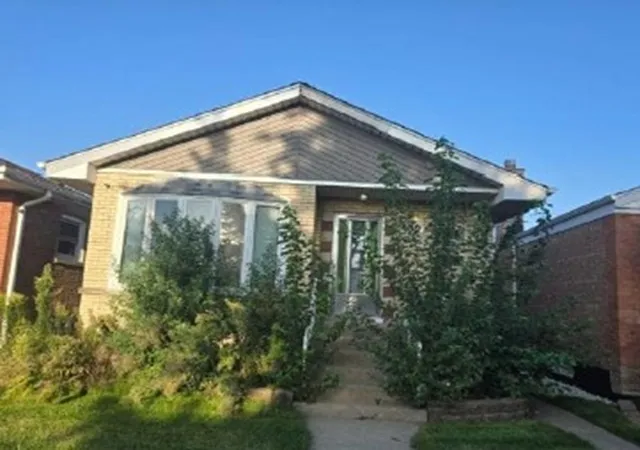 Photo 2 of Single family home for sale at 4918 S Kilpatrick Ave, Chicago, IL 60632 | MLS# 12759442 | Listing updated on 2026-09-16