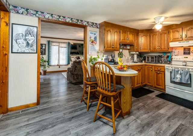 Photo 4 of Single family home for sale at 407 N Sims St, Royalton, IL 62983 | MLS# 12759460 | Listing updated on 2026-10-05