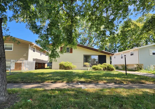 Photo 1 of Single family home for sale at 16511 Hermitage Ave, Markham, IL 60428 | MLS# 12759461 | Listing updated on 2026-09-22