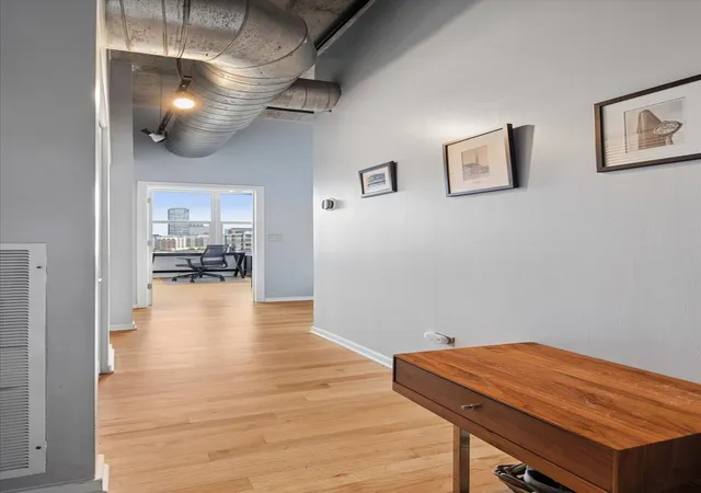 Photo 2 of Condo for sale at 933 W Van Buren St #801, Chicago, IL 60607 | MLS# 12759471 | Listing updated on 2026-09-25