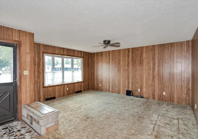Photo 2 of Single family home for sale at 33 Jan Ave, Kankakee, IL 60901 | MLS# 12759473 | Listing updated on 2026-09-23
