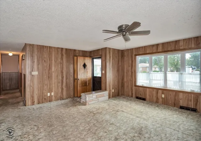 Photo 3 of Single family home for sale at 33 Jan Ave, Kankakee, IL 60901 | MLS# 12759473 | Listing updated on 2026-09-23