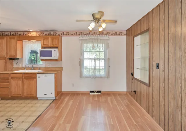 Photo 4 of Single family home for sale at 33 Jan Ave, Kankakee, IL 60901 | MLS# 12759473 | Listing updated on 2026-09-23