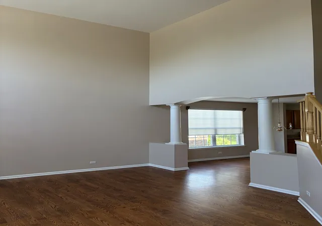 Photo 3 of Single family home for sale at 573 Crooked Stick Ct, Vernon Hills, IL 60061 | MLS# 12759477 | Listing updated on 2026-10-07