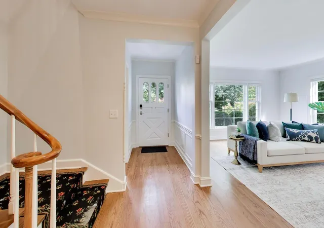 Photo 4 of Single family home for sale at 917 Romona Rd, Wilmette, IL 60091 | MLS# 12759479 | Listing updated on 2026-09-17