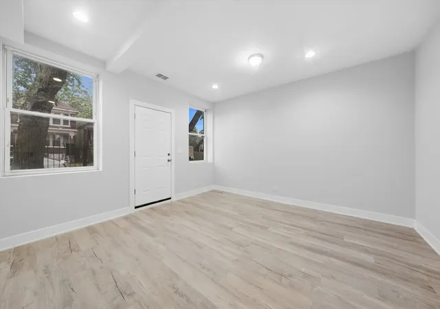 Photo 4 of House for sale at 5320 S Laflin St, Chicago, IL 60609 | MLS# 12759489 | Listing updated on 2026-09-21