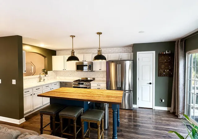 Photo 3 of Townhouse for sale at 11030 N 72nd Street, Indian Head Park, IL 60525 | MLS# 12759493 | Listing updated on 2026-10-20