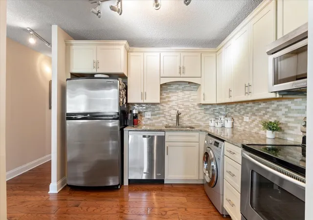 Photo 3 of Condo for sale at 480 N Mcclurg Ct #1001, Chicago, IL 60611 | MLS# 12759513 | Listing updated on 2026-09-28