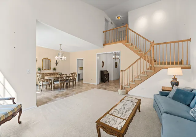 Photo 4 of Townhouse for sale at 2112 Warrington Ct, Glenview, IL 60026 | MLS# 12759555 | Listing updated on 2026-09-21