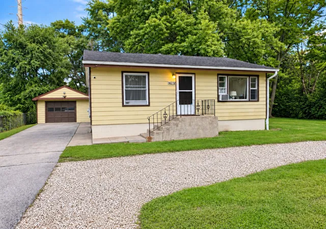 Photo 1 of Single family home for sale at 40719 N Il Route 83, Antioch, IL 60002 | MLS# 12759560 | Listing updated on 2026-09-30