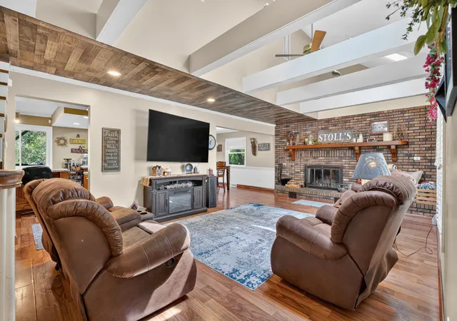 Photo 4 of Sale Pending at 8496 N 1220 Boulevard, Mount Carmel, IL 62863 | MLS# 12759561 | Listing updated on 2026-09-23
