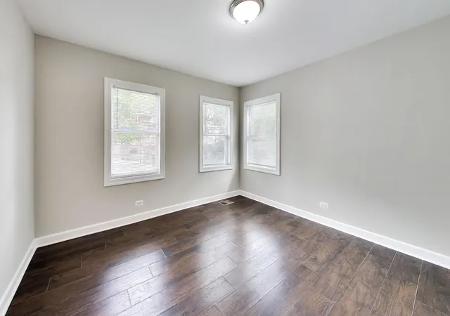 Listing Photo 5 - Condo for sale in building located at 5633 S Peoria St, Chicago, IL 60621