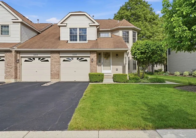 Photo 2 of Condo for sale at 3255 N Daniels Ct, Arlington Heights, IL 60004 | MLS# 12759574 | Listing updated on 2026-09-15