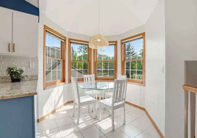 Listing Photo 5 - Condo for sale in building located at 3255 N Daniels Ct, Arlington Heights, IL 60004
