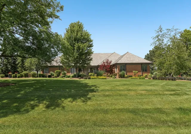 Photo 1 of Mansion for sale at 1960 Abbotsford Dr, Inverness, IL 60010 | MLS# 12759579 | Listing updated on 2026-09-15