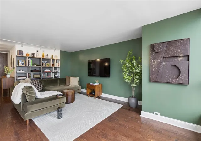 Photo 3 of Condo for sale at 360 E Randolph St #3205, Chicago, IL 60601 | MLS# 12759607 | Listing updated on 2026-09-17