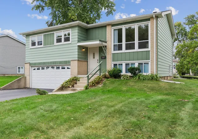 Photo 1 of Single family home for sale at 2613 Willow Ave, Woodridge, IL 60517 | MLS# 12759612 | Listing updated on 2026-09-21
