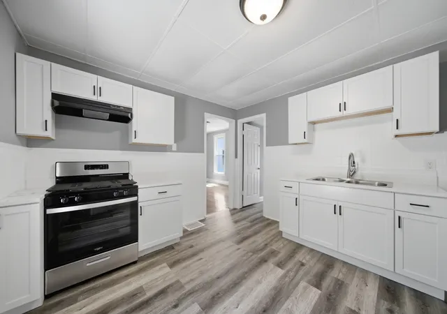 Photo 4 of Single family home for sale at 124 N 11th Avenue, Melrose Park, IL 60160 | MLS# 12759614 | Listing updated on 2026-09-23