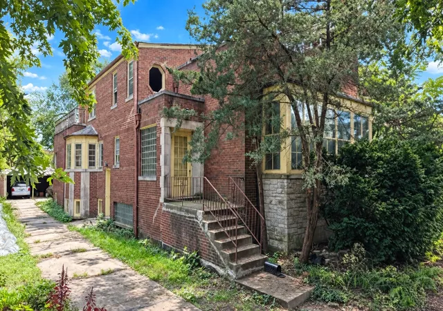 Photo 1 of Single family home for sale at 934 Forest Ave, Oak Park, IL 60302 | MLS# 12759615 | Listing updated on 2026-10-07