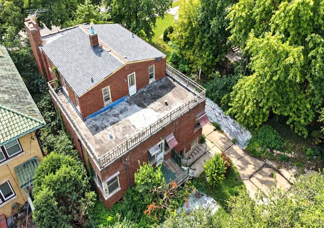 Photo 3 of Single family home for sale at 934 Forest Ave, Oak Park, IL 60302 | MLS# 12759615 | Listing updated on 2026-10-07