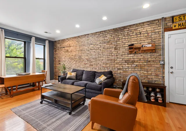 Photo 4 of Condo for sale at 2130 N Oakley Ave #2, Chicago, IL 60647 | MLS# 12759622 | Listing updated on 2026-09-16