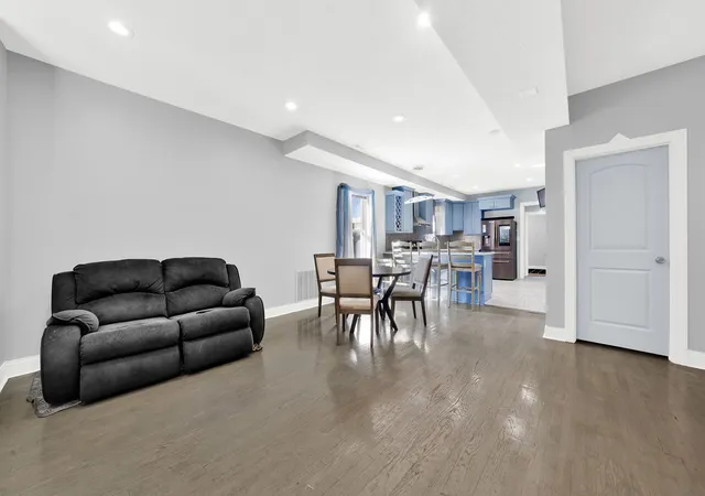 Photo 4 of Single family home for sale at 9436 S Spaulding Ave, Evergreen Park, IL 60805 | MLS# 12759623 | Listing updated on 2026-09-15