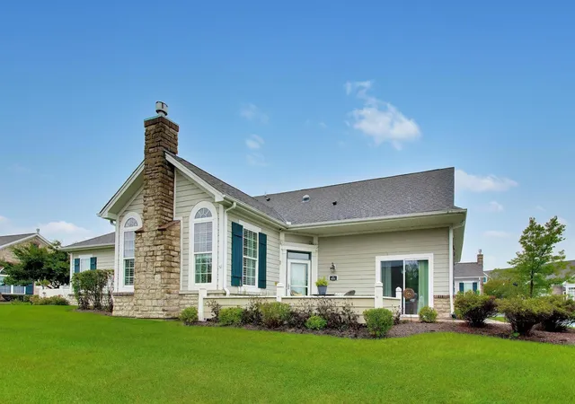 Condo for sale at 610 Schumann St #28B, Woodstock, IL 60098 | MLS# 12759629