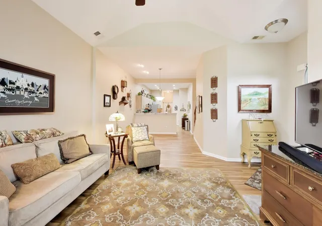 Photo 4 of Condo for sale at 610 Schumann St #28B, Woodstock, IL 60098 | MLS# 12759629 | Listing updated on 2026-09-19
