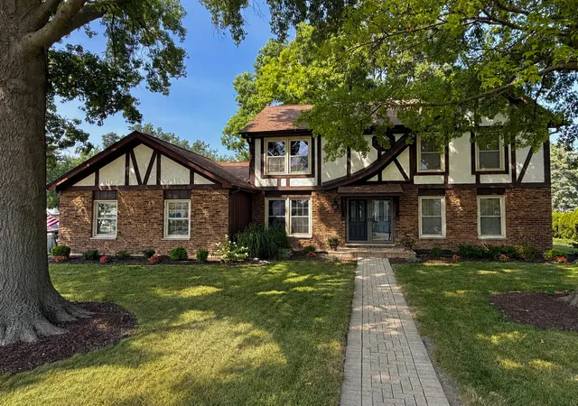 Photo 2 of Single family home for sale at 1902 Gigi Ln, Darien, IL 60561 | MLS# 12759633 | Listing updated on 2026-09-26
