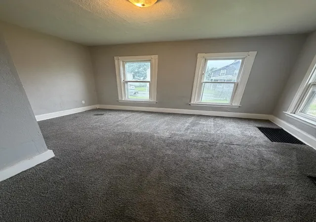 Photo 3 of Single family home for sale at 1823 W 6th Street, Davenport, IA 52802 | MLS# 12759635 | Listing updated on 2026-10-05