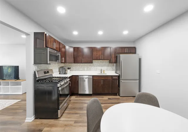 Photo 3 of Condo for sale at 215 S Hale St #9B, Addison, IL 60101 | MLS# 12759644 | Listing updated on 2026-09-20