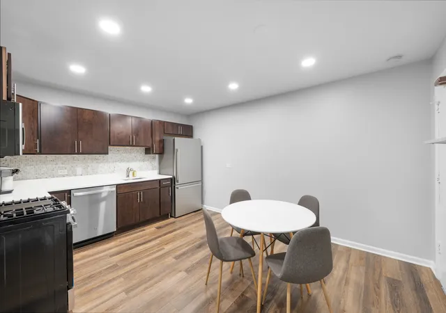 Photo 3 of Condo for sale at 215 S Hale St #9B, Addison, IL 60101 | MLS# 12759644 | Listing updated on 2026-09-20