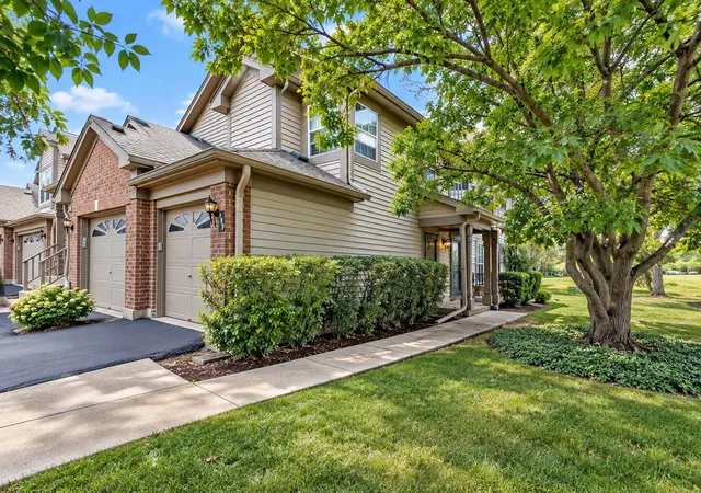 Townhouse for sale at 199 Old Oak Ct W, Buffalo Grove, IL 60089 | MLS# 12759646