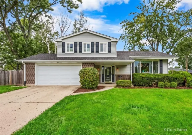 Photo 1 of Single family home for sale at 2012 N Kennicott Dr, Arlington Heights, IL 60004 | MLS# 12759652 | Listing updated on 2026-10-07