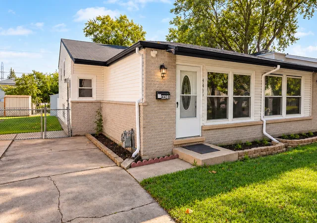 Photo 1 of Multi family home for sale at 441 N 4th Avenue #B, Des Plaines, IL 60016 | MLS# 12759683 | Listing updated on 2026-10-08