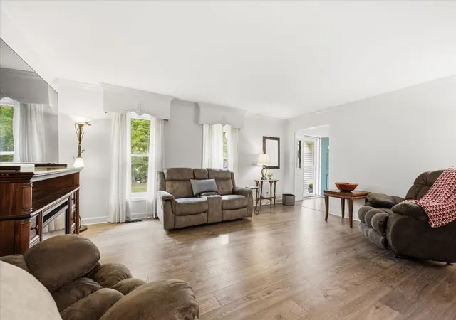 Photo 4 of Single family home for sale at 626 Highbury Ln, Geneva, IL 60134 | MLS# 12759709 | Listing updated on 2026-09-21