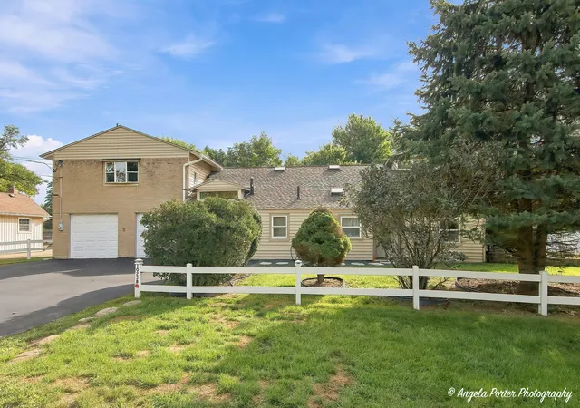 Photo 1 of Single family home for sale at 10238 W Wadsworth Rd, Beach Park, IL 60099 | MLS# 12759714 | Listing updated on 2026-09-22