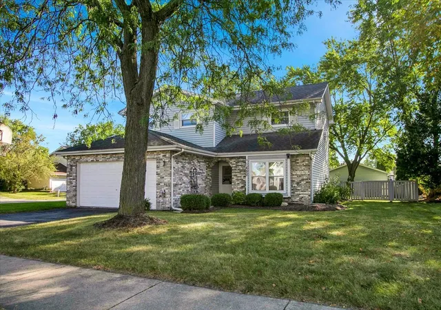 Photo 2 of Single family home for sale at 1650 Kautz Rd, Aurora, IL 60504 | MLS# 12759716 | Listing updated on 2026-09-22