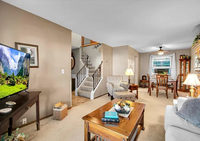 Photo 3 of Single family home for sale at 1650 Kautz Rd, Aurora, IL 60504 | MLS# 12759716 | Listing updated on 2026-09-22