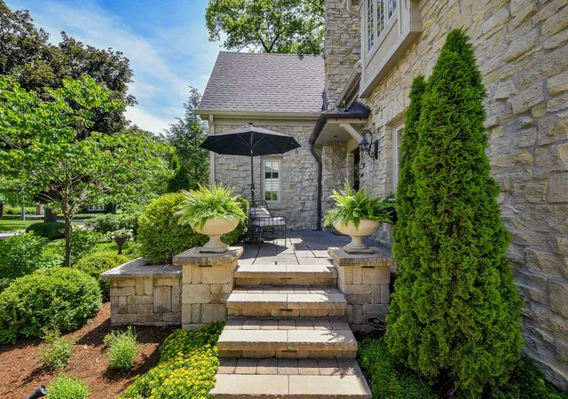 Photo 3 of Single family home for sale at 40 S Lincoln Ave, Geneva, IL 60134 | MLS# 12759726 | Listing updated on 2026-09-21