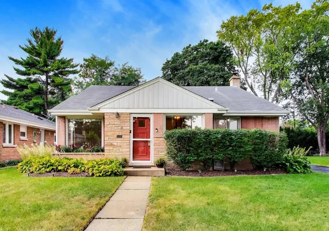 Photo 1 of Sale Pending at 108 S Mount Prospect Rd, Mount Prospect, IL 60056 | MLS# 12759728 | Listing updated on 2026-09-23