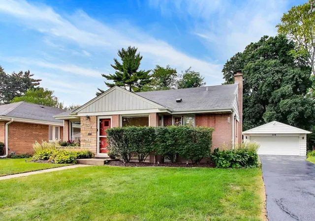 Photo 3 of Sale Pending at 108 S Mount Prospect Rd, Mount Prospect, IL 60056 | MLS# 12759728 | Listing updated on 2026-09-23