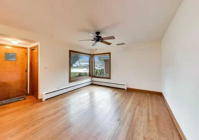 Photo 4 of Sale Pending at 108 S Mount Prospect Rd, Mount Prospect, IL 60056 | MLS# 12759728 | Listing updated on 2026-09-23