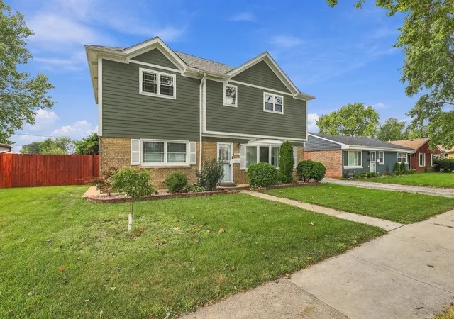 Photo 2 of Single family home for sale at 9808 S Maplewood Ave, Evergreen Park, IL 60805 | MLS# 12759735 | Listing updated on 2026-09-21
