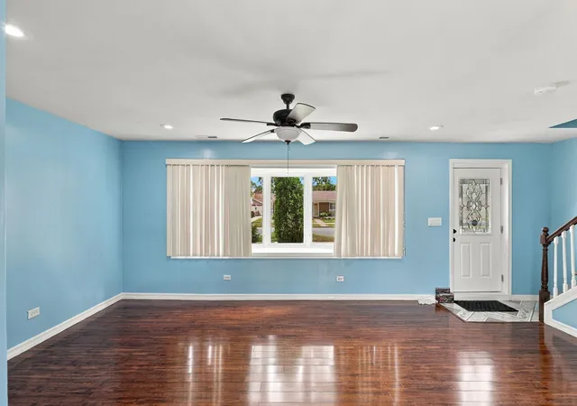 Photo 3 of Single family home for sale at 9808 S Maplewood Ave, Evergreen Park, IL 60805 | MLS# 12759735 | Listing updated on 2026-09-21