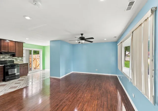 Photo 4 of Single family home for sale at 9808 S Maplewood Ave, Evergreen Park, IL 60805 | MLS# 12759735 | Listing updated on 2026-09-21
