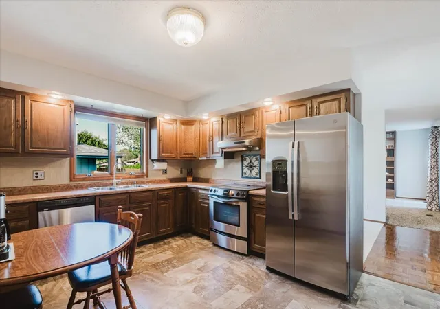 Photo 3 of Single family home for sale at 20 Independence Sq, Bloomington, IL 61704 | MLS# 12759736 | Listing updated on 2026-10-05