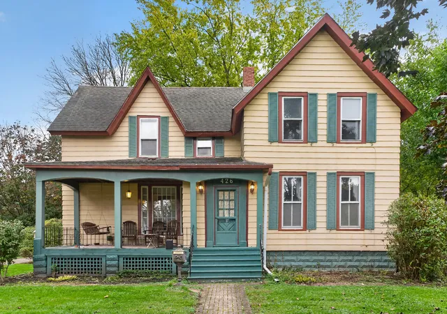 Photo 1 of Single family home for sale at 426 S Walnut St, Sycamore, IL 60178 | MLS# 12759746 | Listing updated on 2026-10-20